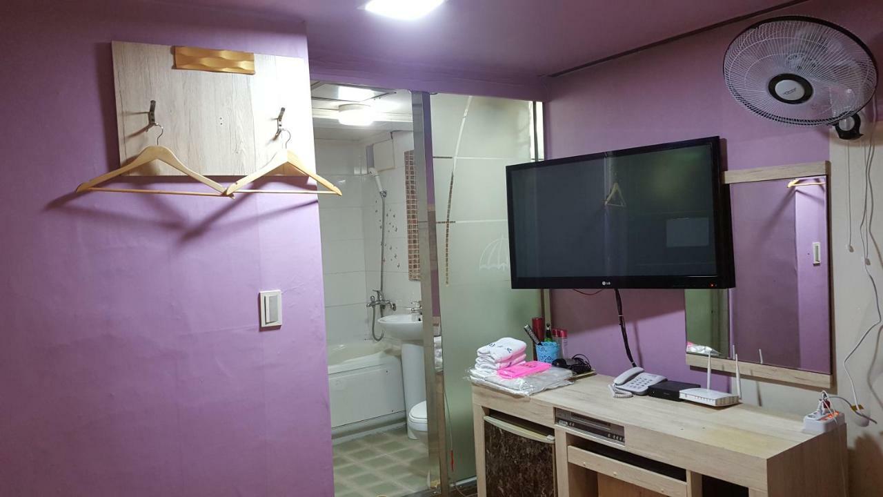 Umbrella Motel Seoul Exteriör bild